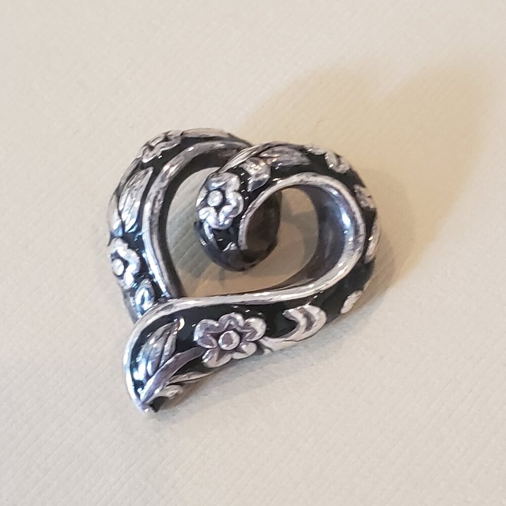Sterling Heart Loop Pendant - Picture 2 of 6